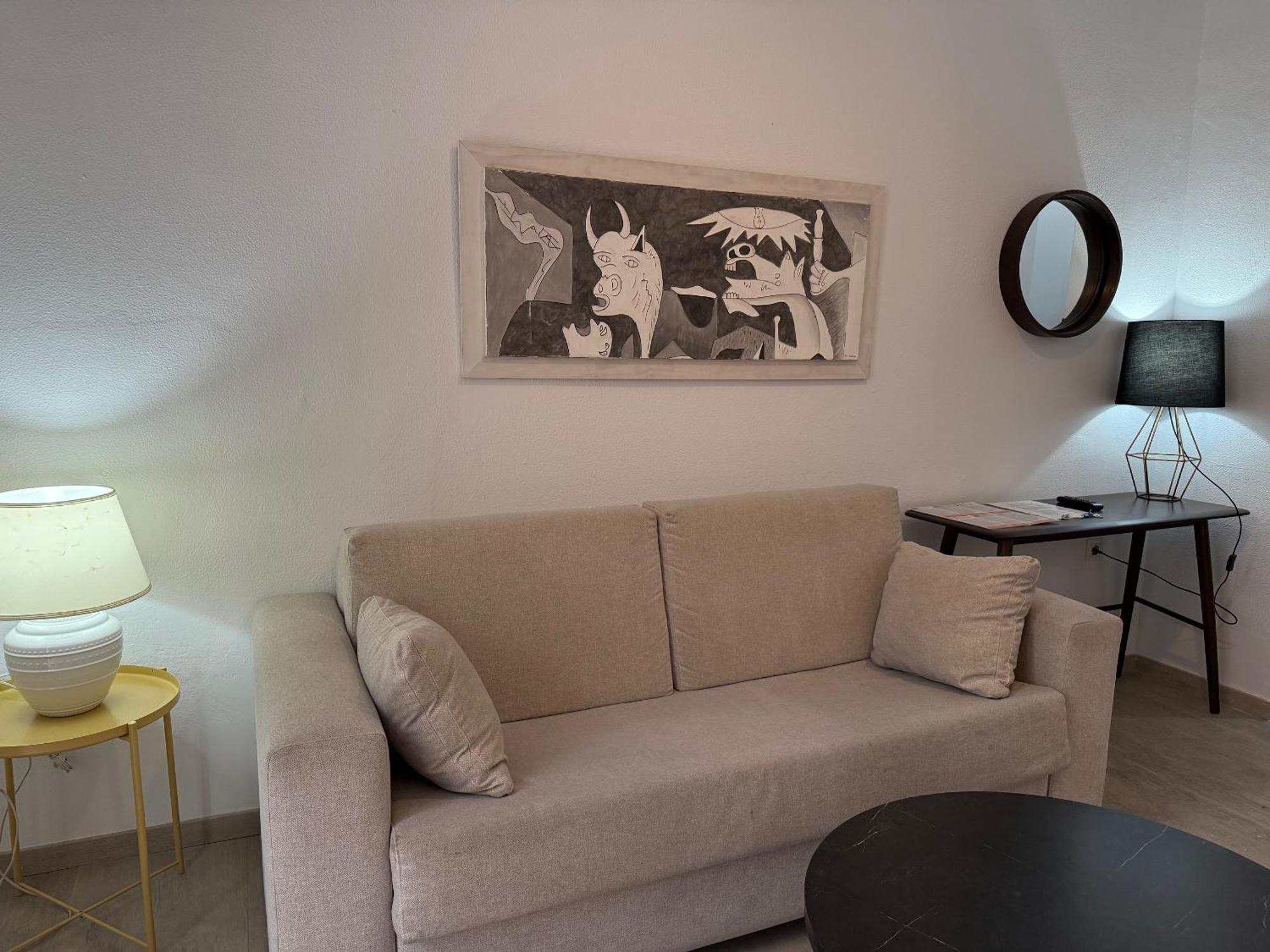 Estudios Suites Placentines เซบีญา ภายนอก รูปภาพ